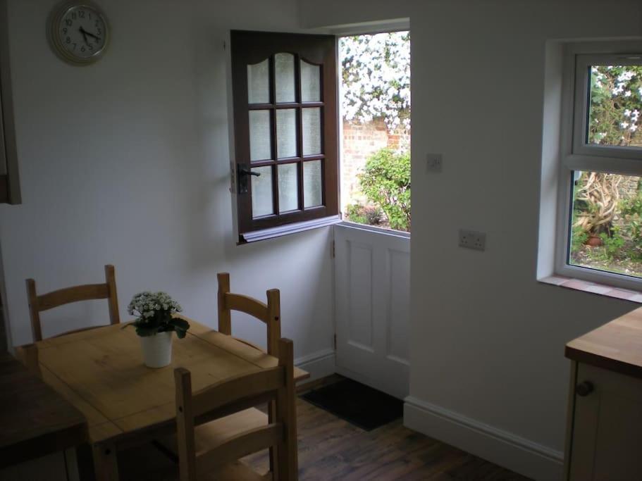 Beautiful Gate House A 4 Minute Walk From Beach Bognor Regis Exteriör bild