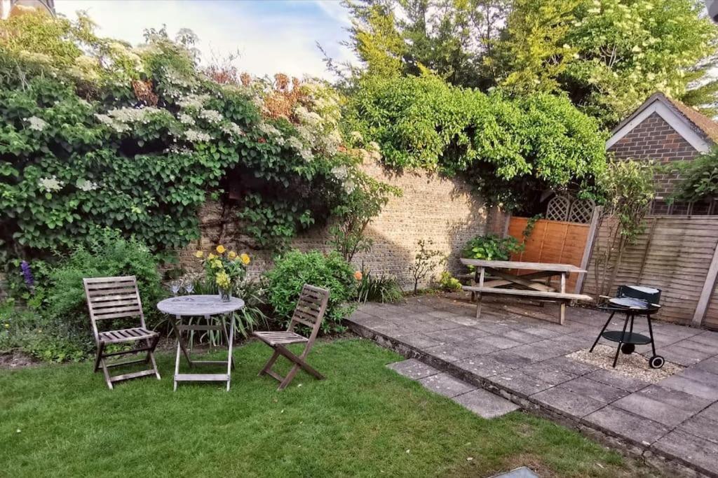 Beautiful Gate House A 4 Minute Walk From Beach Bognor Regis Exteriör bild